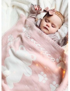 Mantita Personalizada Huellas Pangasa Rosa y Marfil 2